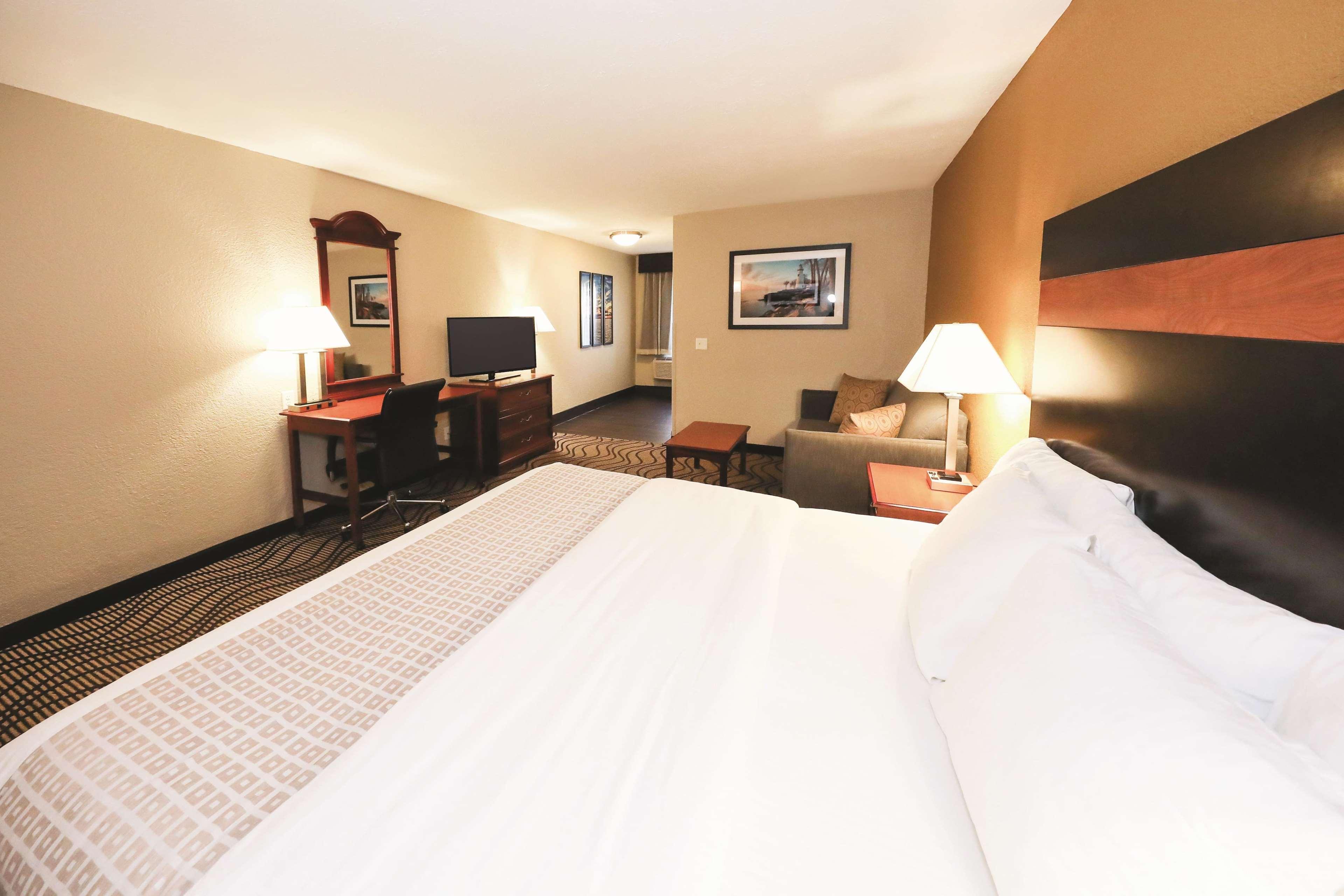 La Quinta Inn By Wyndham Sandusky Near Cedar Point Exterior foto