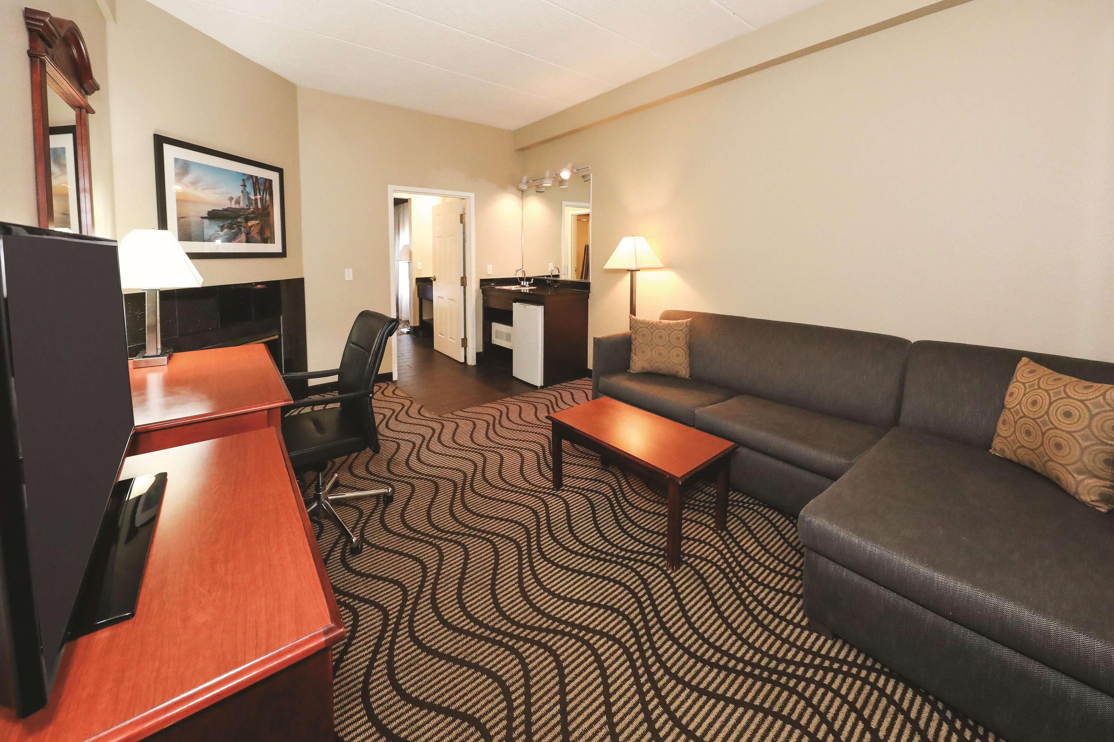 La Quinta Inn By Wyndham Sandusky Near Cedar Point Exterior foto