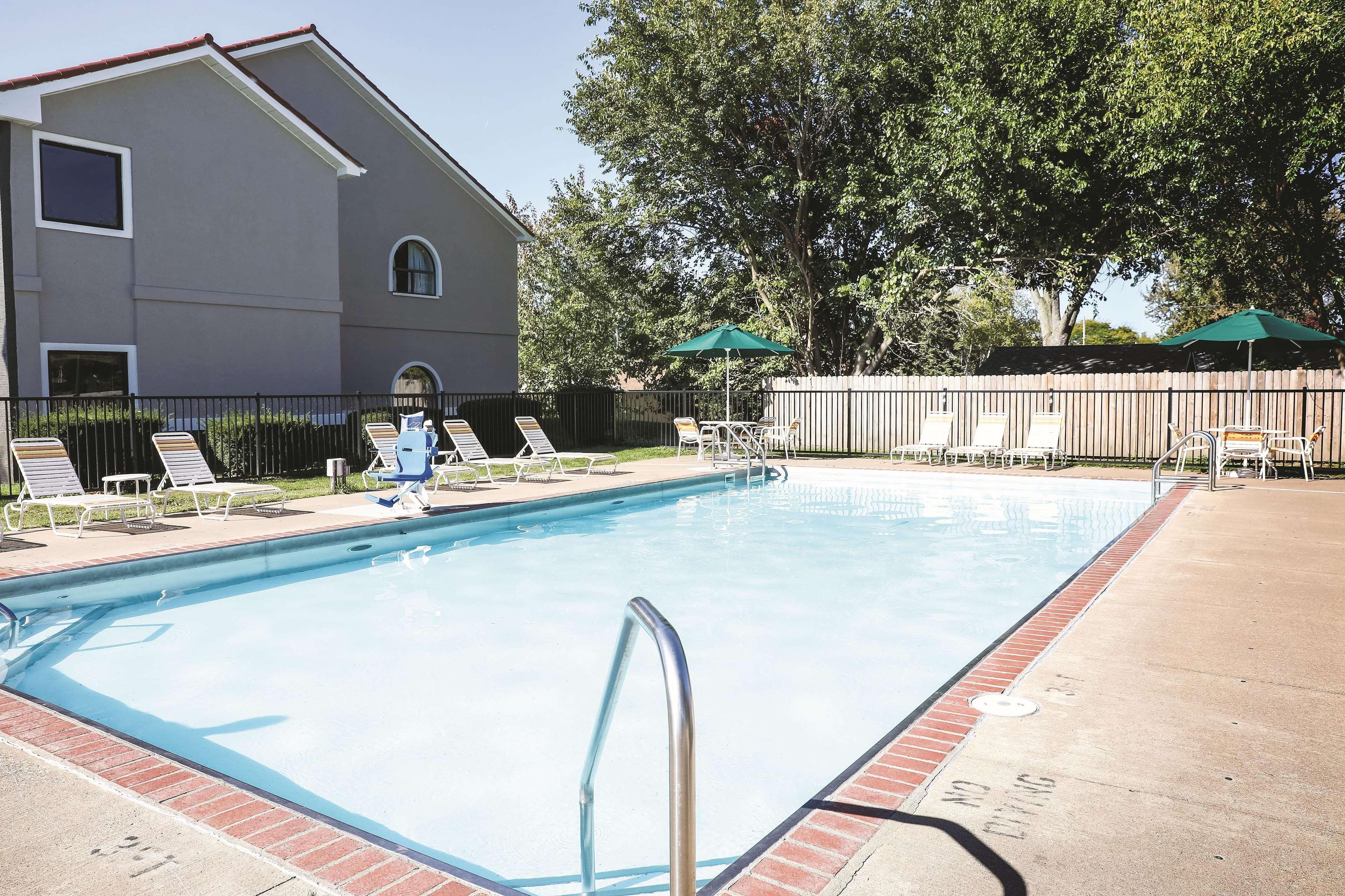 La Quinta Inn By Wyndham Sandusky Near Cedar Point Exterior foto
