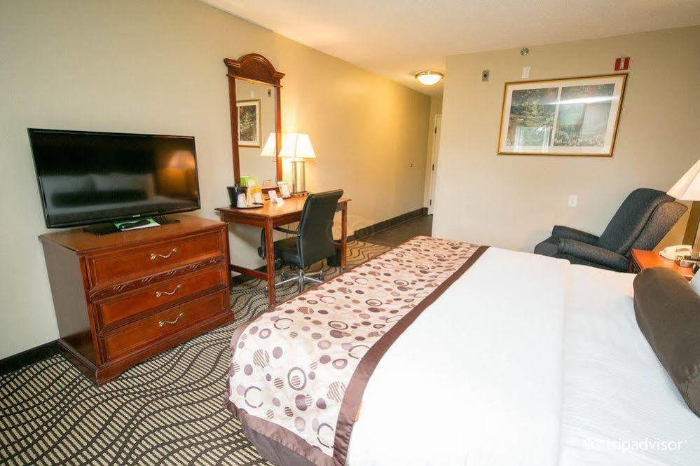 La Quinta Inn By Wyndham Sandusky Near Cedar Point Exterior foto
